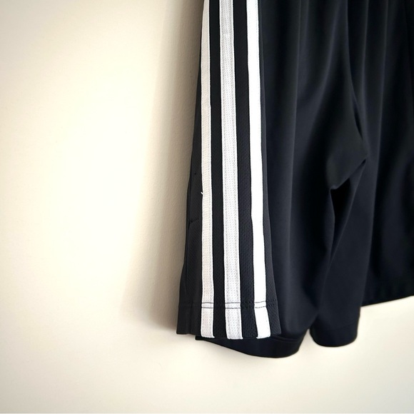 🔹Adidas Climalite Men's Classic Black Shorts with White Stripes - Picture 5 of 8